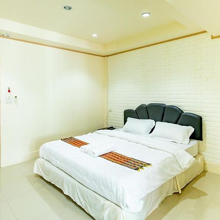 Ice Residence Hotel Bang Sao Thong Exteriör bild