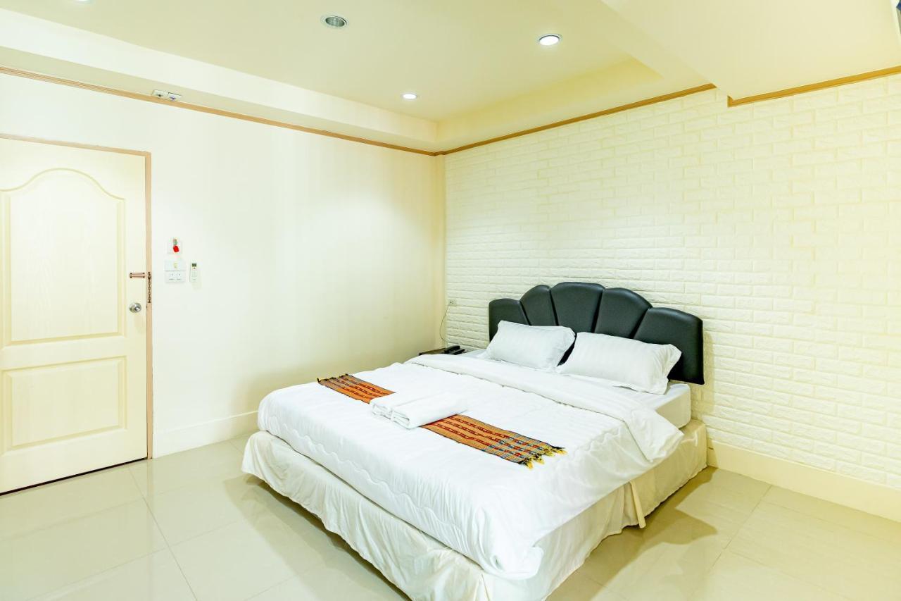 Ice Residence Hotel Bang Sao Thong Exteriör bild